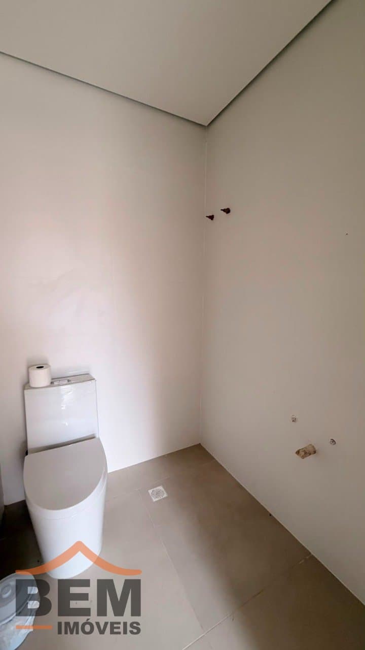 Casa à venda com 3 dormitórios sendo 1 suíte no bairro Fazenda em Itajaí - SC