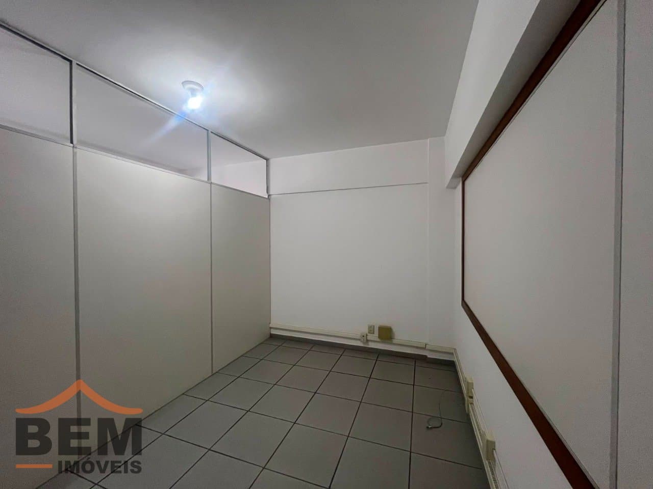 Sala Comercial para locação no bairro Centro em Itajaí-SC