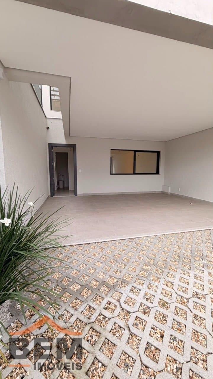 Casa à venda com 3 dormitórios no bairro Fazenda em Itajaí - SC