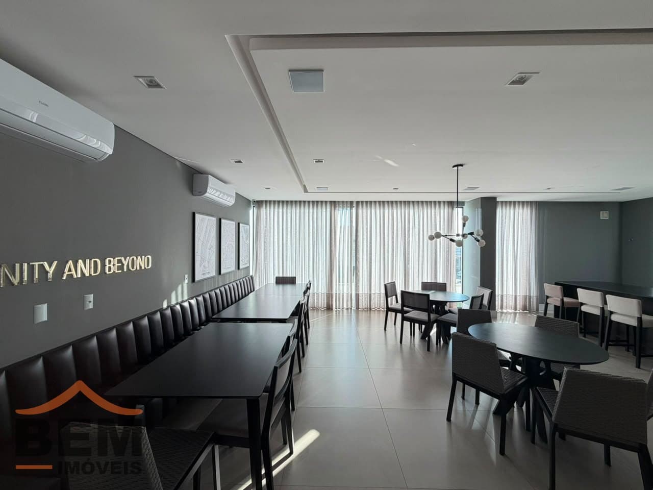 Apartamento à venda com 3 dormitórios no bairro São João em Itajaí - SC