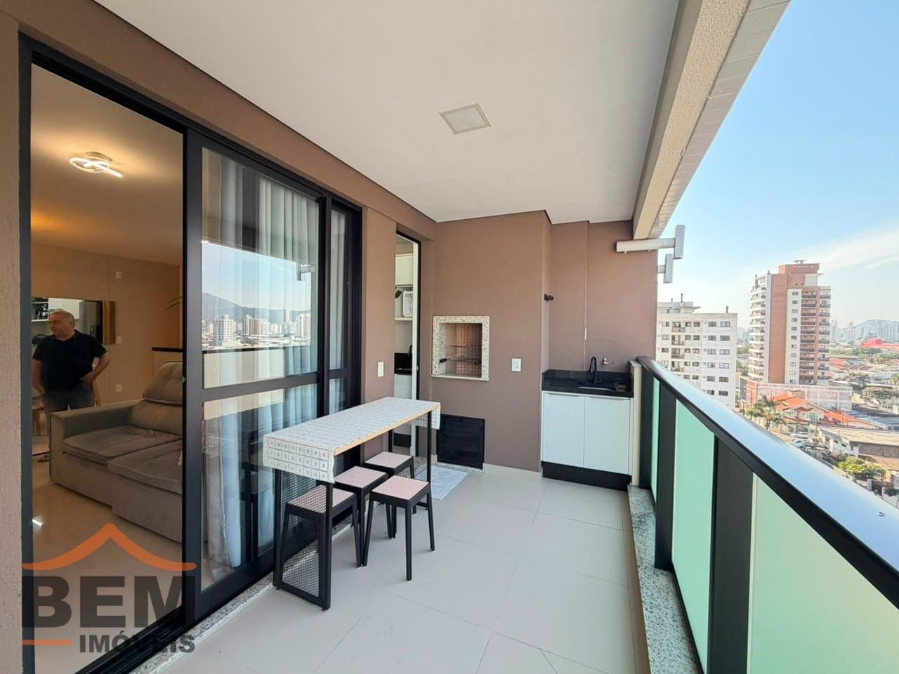 Apartamento à venda com 3 dormitórios no bairro São João em Itajaí - SC