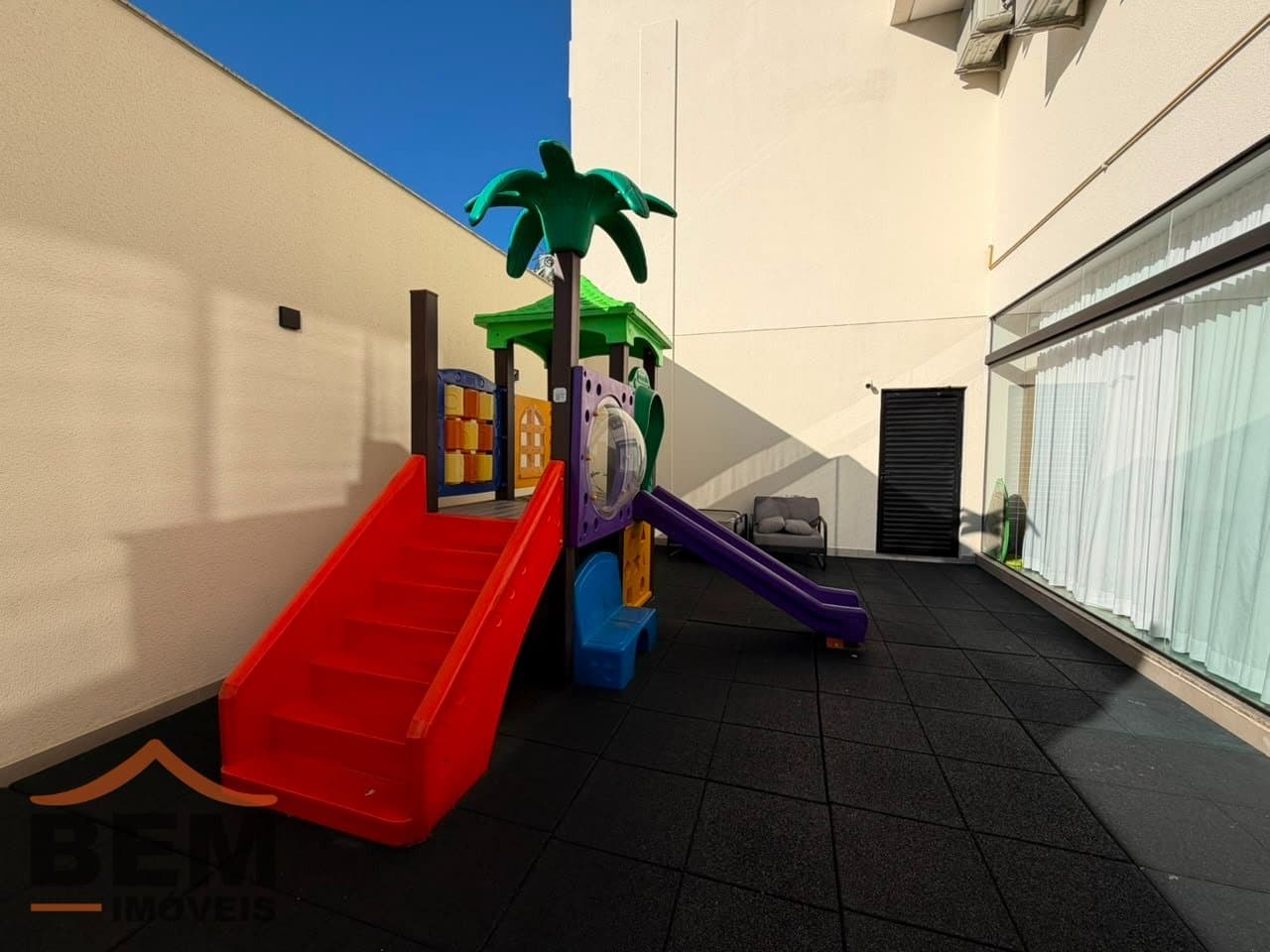 Apartamento à venda com 3 dormitórios no bairro São João em Itajaí - SC