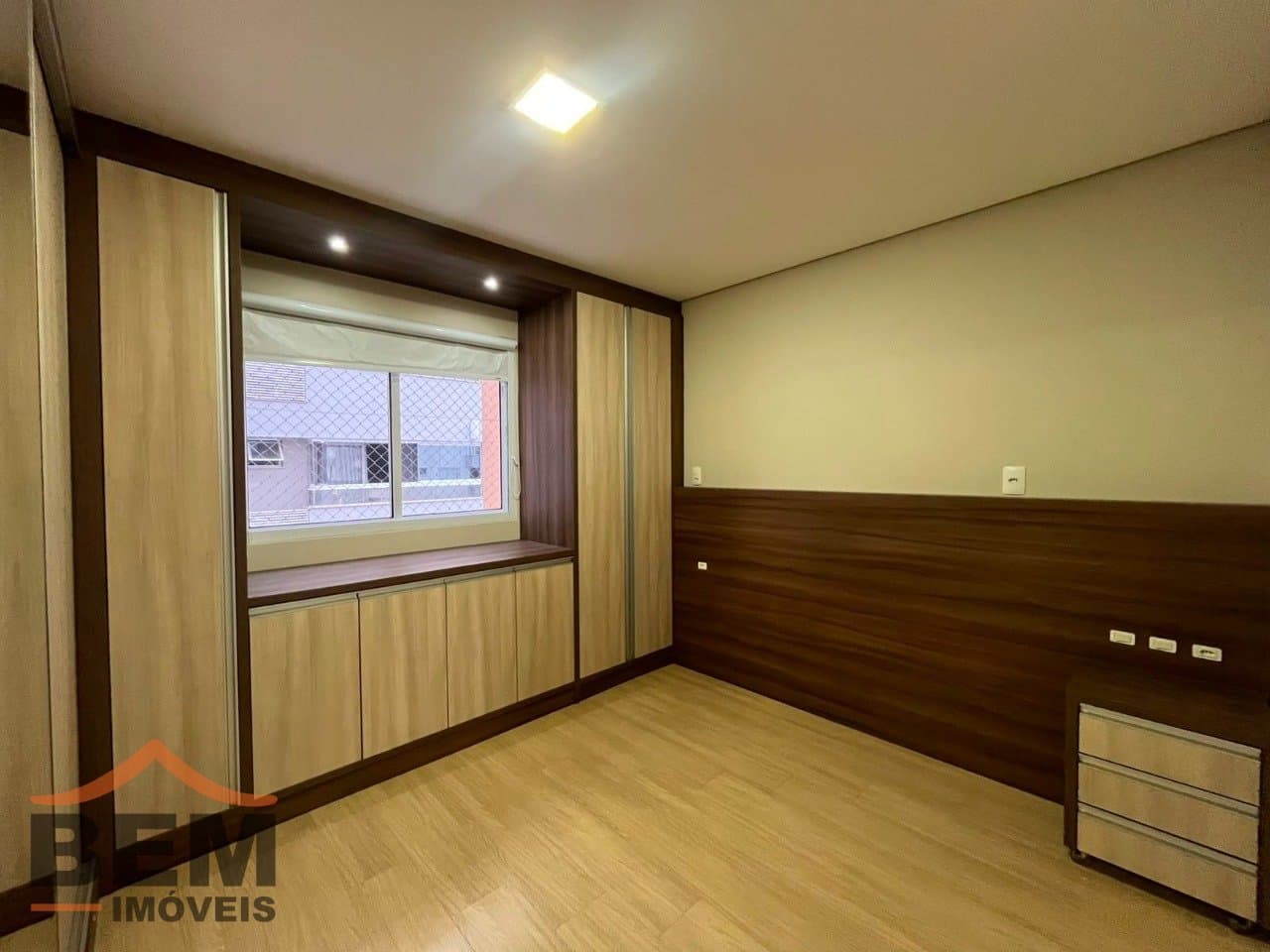 Apartamento para locação com 3 Dormitórios sendo 1 Suíte no Bairro São João em Itajaí-SC