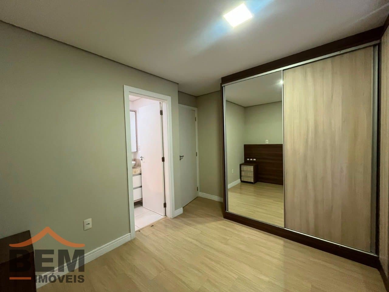Apartamento para locação com 3 Dormitórios sendo 1 Suíte no Bairro São João em Itajaí-SC