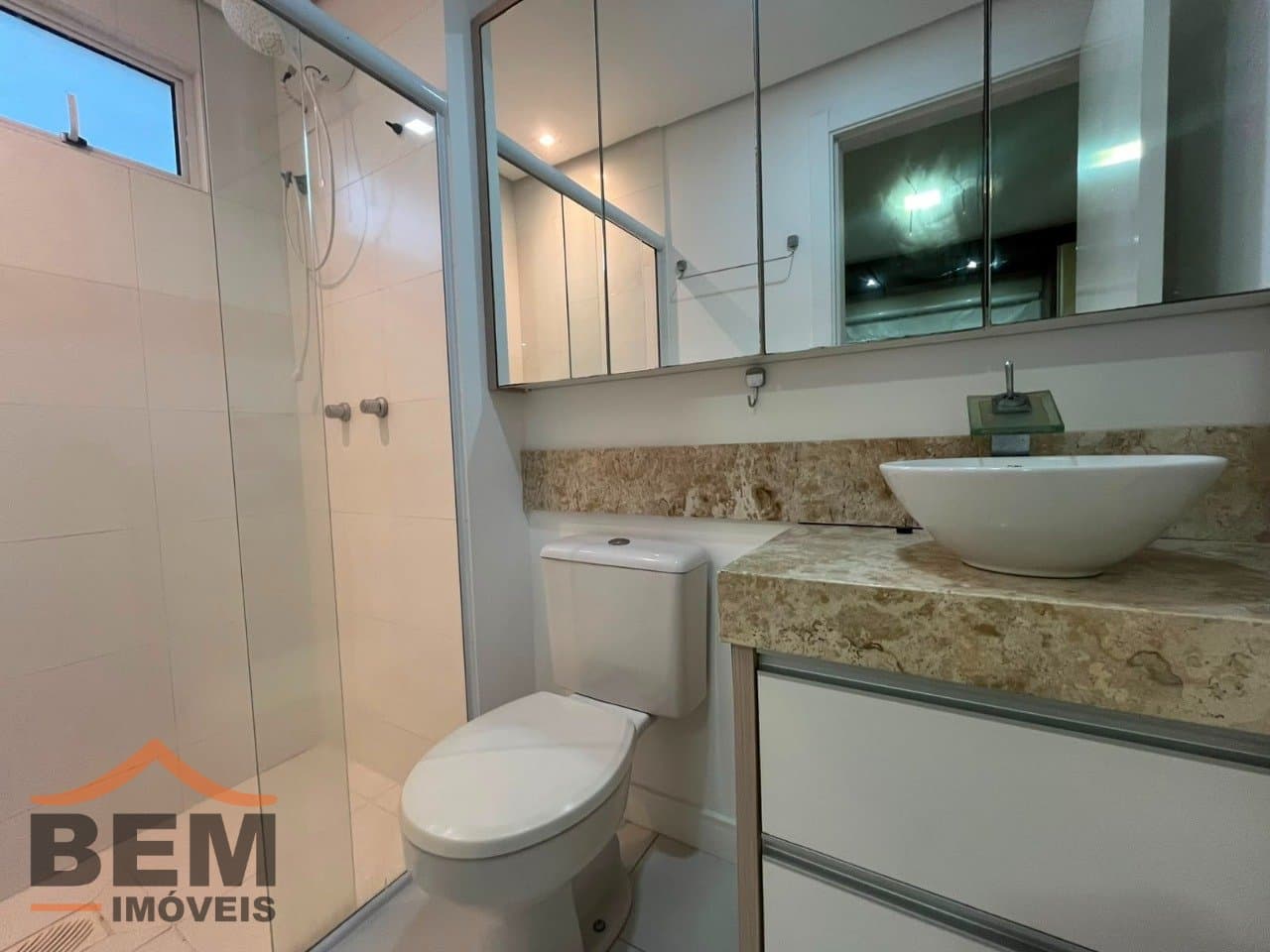 Apartamento para locação com 3 Dormitórios sendo 1 Suíte no Bairro São João em Itajaí-SC
