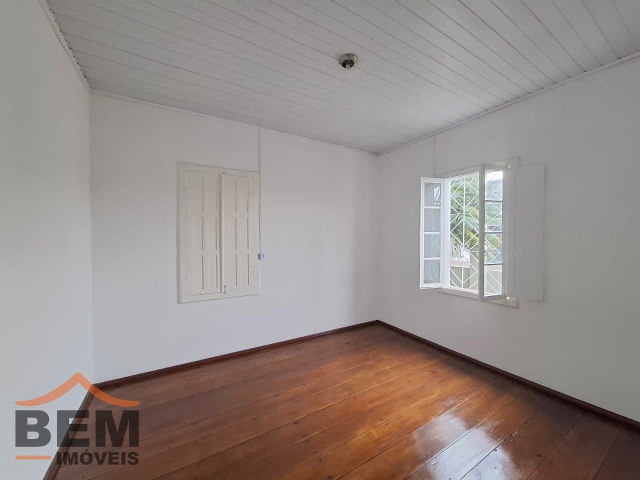 Casa Comercial para alugar no bairro São João, em Itajaí, com 130 m²
