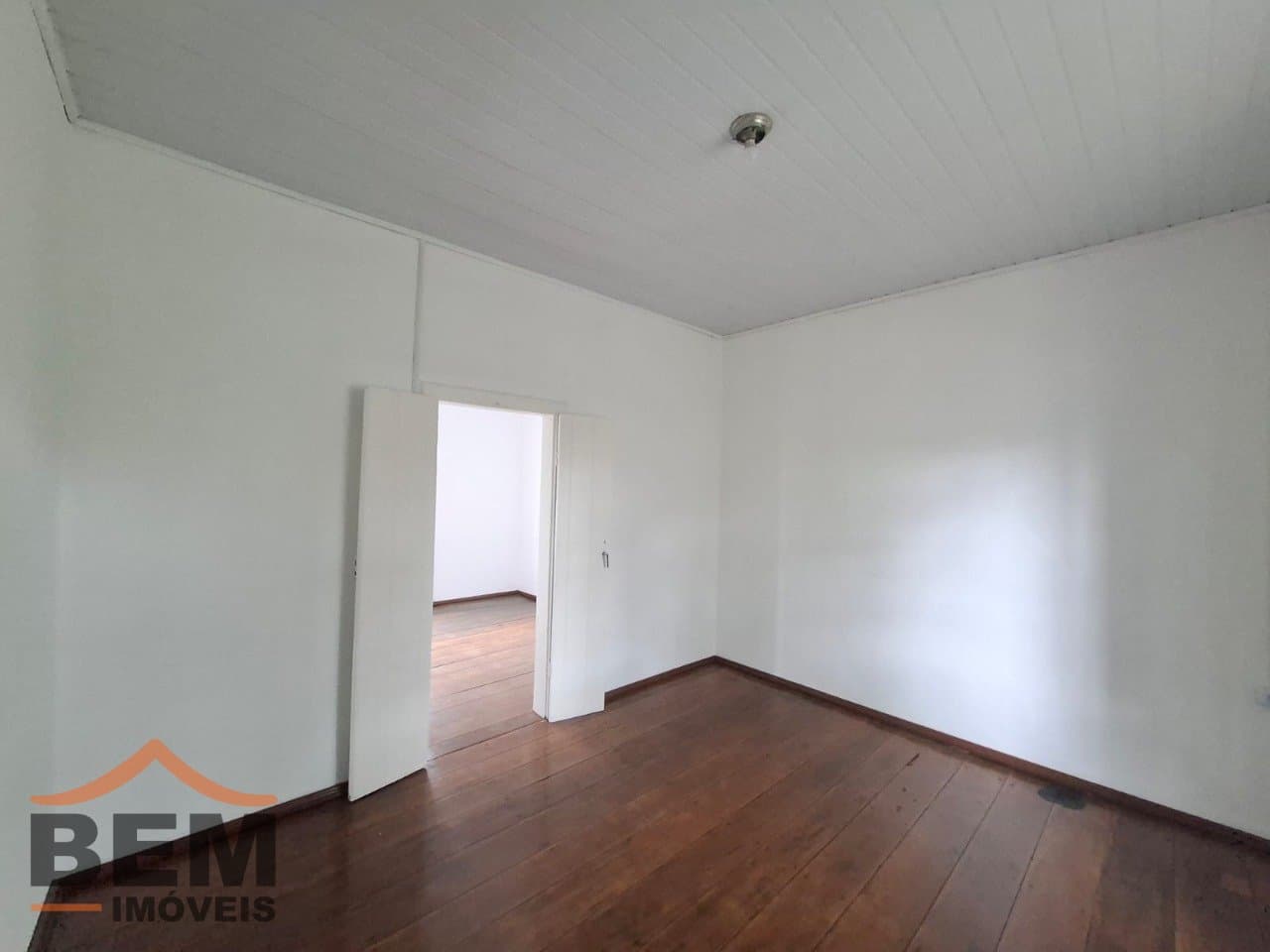 Casa Comercial para alugar no bairro São João, em Itajaí, com 130 m²