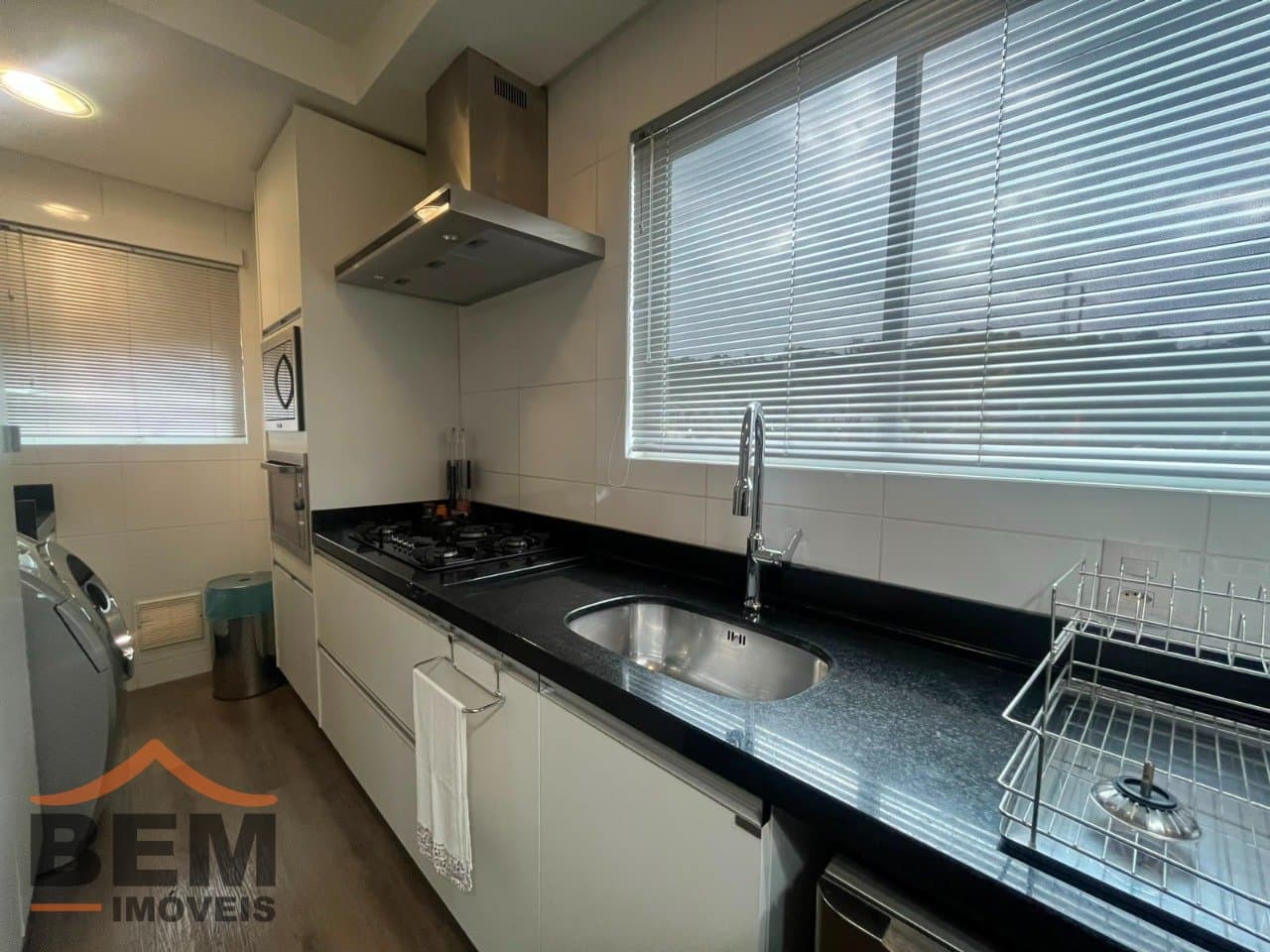 Apartamento para alugar com 3 quartos e 90 m² no bairro Praia Brava de Itajaí, em Itajaí.