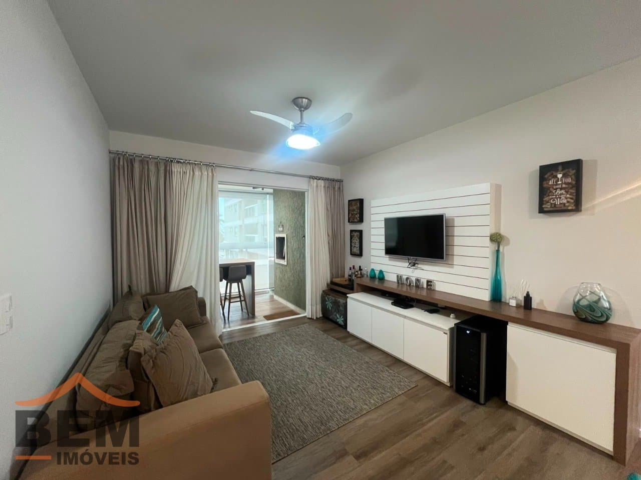 Apartamento para alugar com 3 quartos e 90 m² no bairro Praia Brava de Itajaí, em Itajaí.