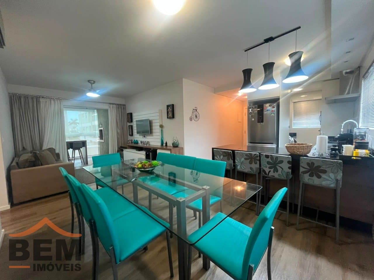 Apartamento para alugar com 3 quartos e 90 m² no bairro Praia Brava de Itajaí, em Itajaí.