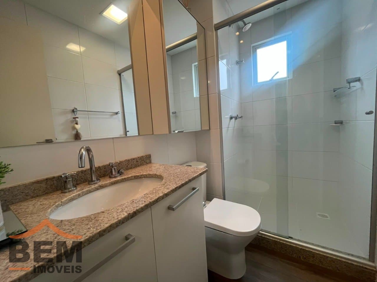 Apartamento para alugar com 3 quartos e 90 m² no bairro Praia Brava de Itajaí, em Itajaí.