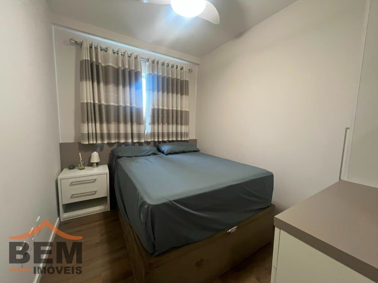 Apartamento para alugar com 3 quartos e 90 m² no bairro Praia Brava de Itajaí, em Itajaí.