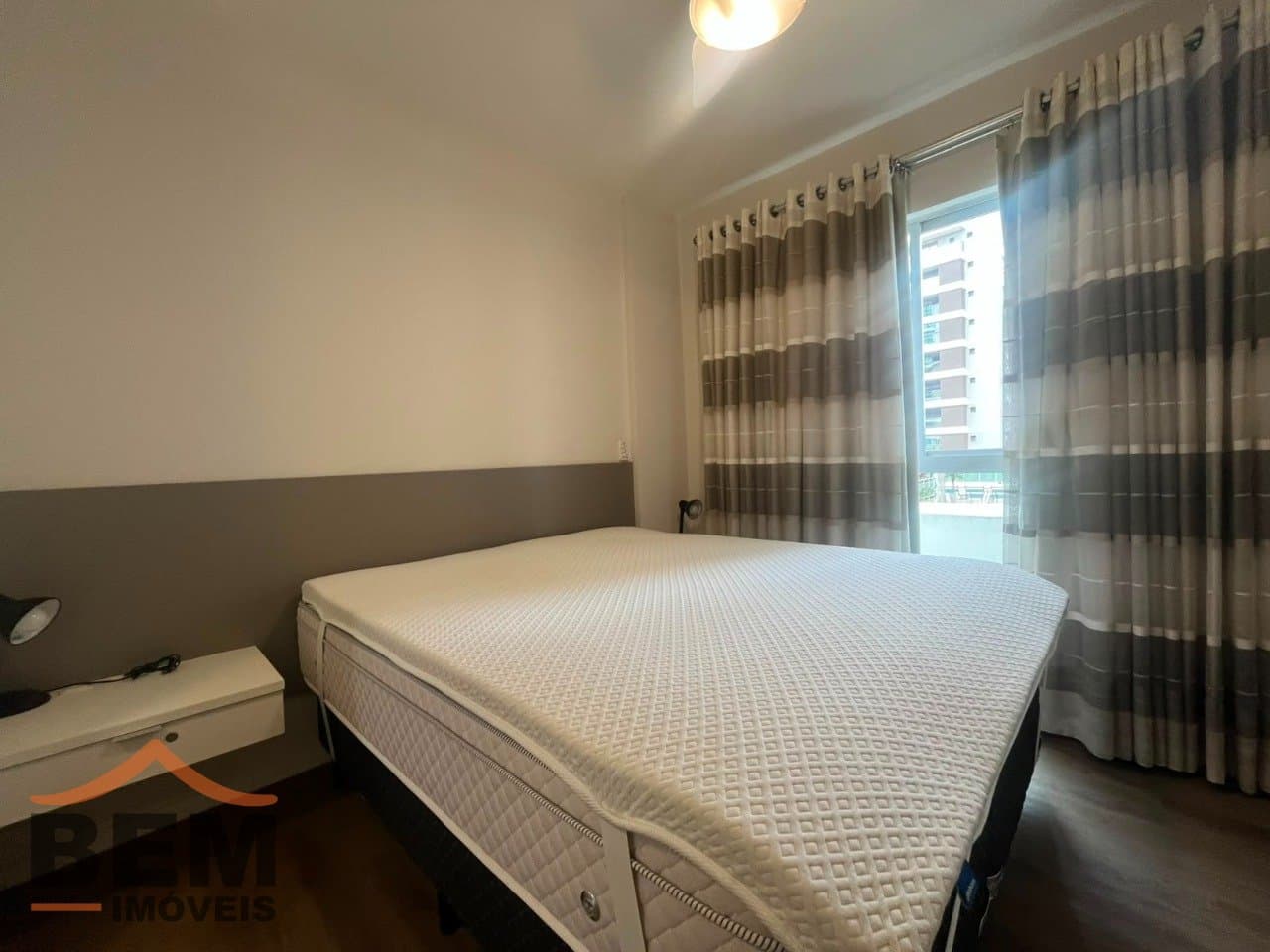 Apartamento para alugar com 3 quartos e 90 m² no bairro Praia Brava de Itajaí, em Itajaí.