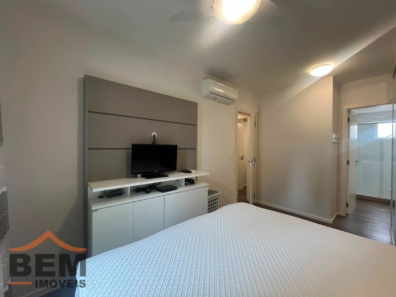 Apartamento para alugar com 3 quartos e 90 m² no bairro Praia Brava de Itajaí, em Itajaí.