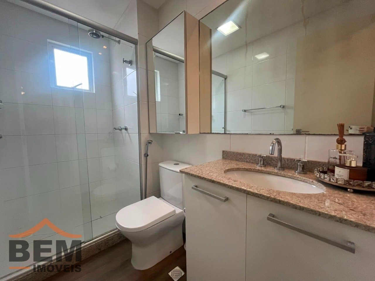 Apartamento para alugar com 3 quartos e 90 m² no bairro Praia Brava de Itajaí, em Itajaí.