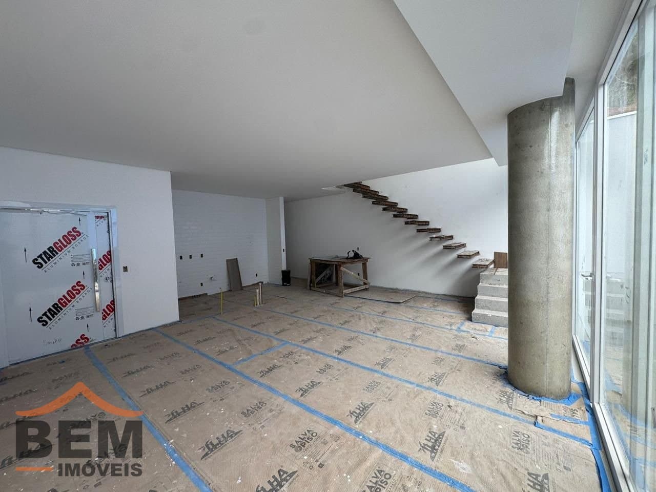Casa de Alto Padrão para venda no bairro Fazenda, em Itajaí, com 200 m² e 3 suítes