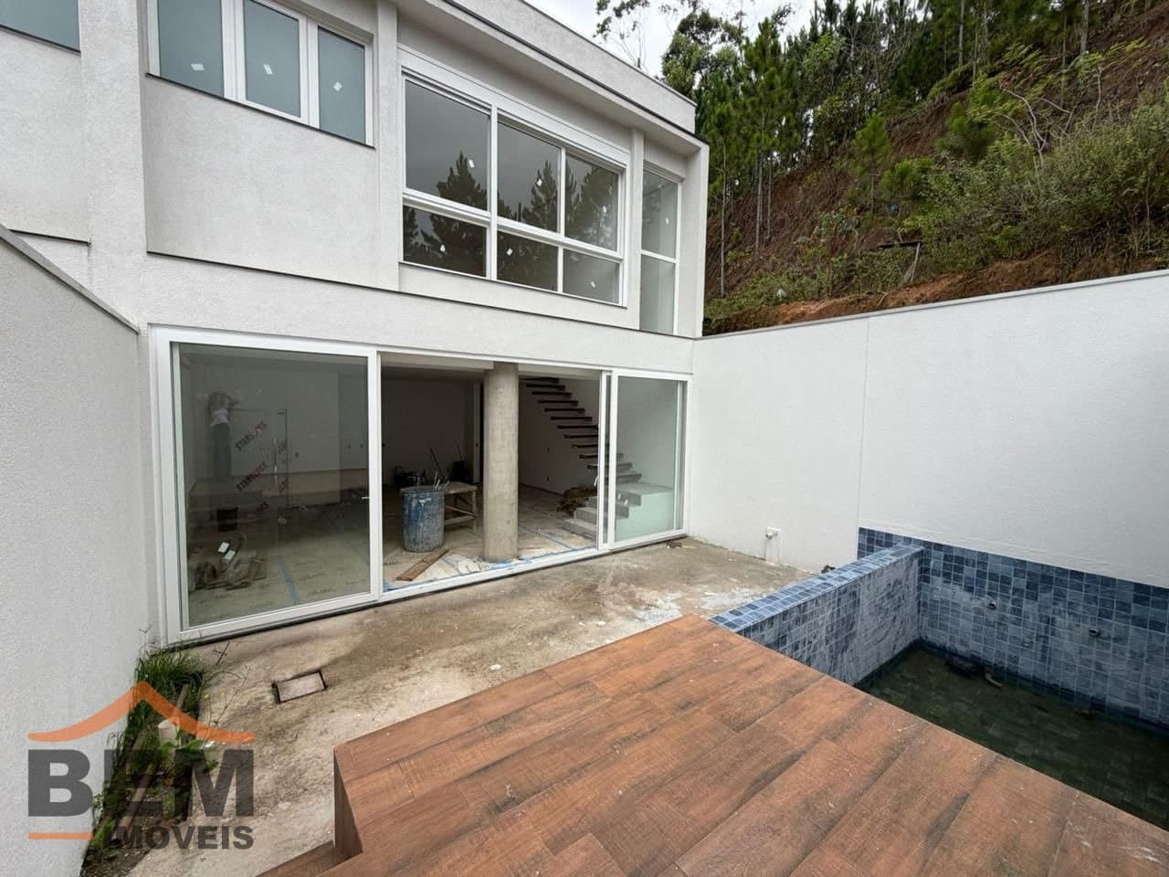 Casa de Alto Padrão para venda no bairro Fazenda, em Itajaí, com 200 m² e 3 suítes