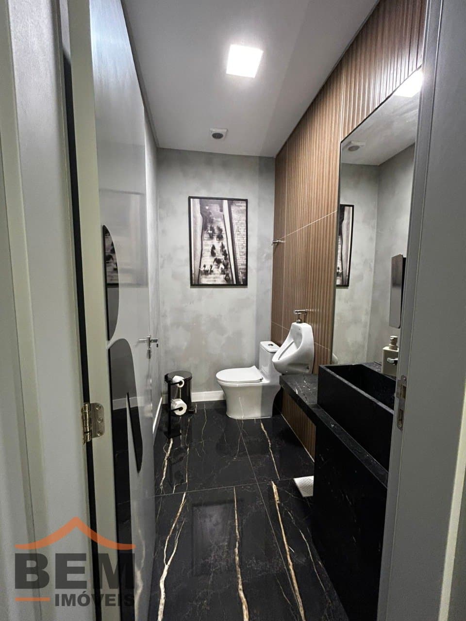 Apartamento para venda no bairro Centro em Itajaí, com 80,95 m² e 02 suítes