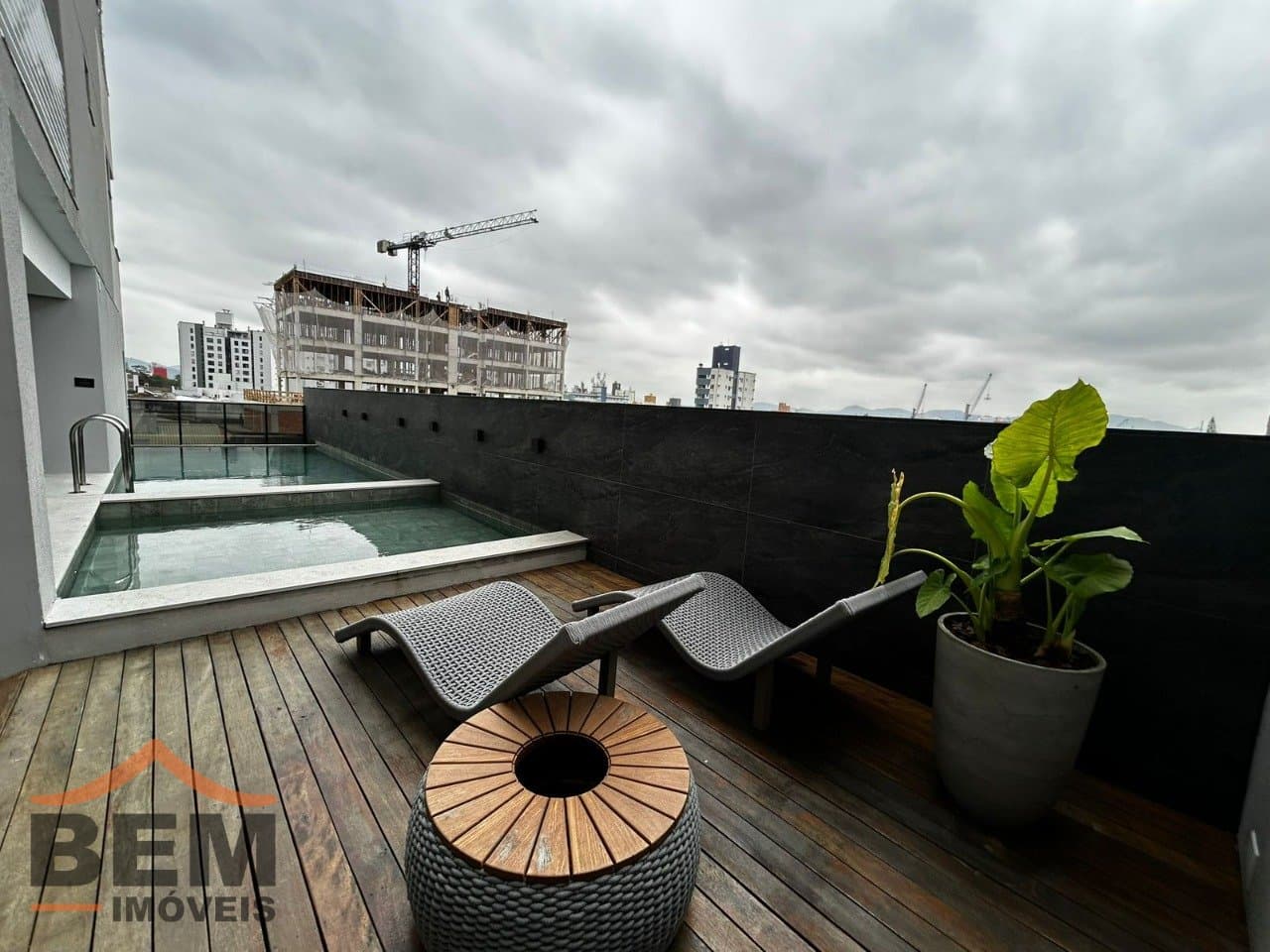Apartamento para venda no bairro Centro em Itajaí, com 80,95 m² e 02 suítes