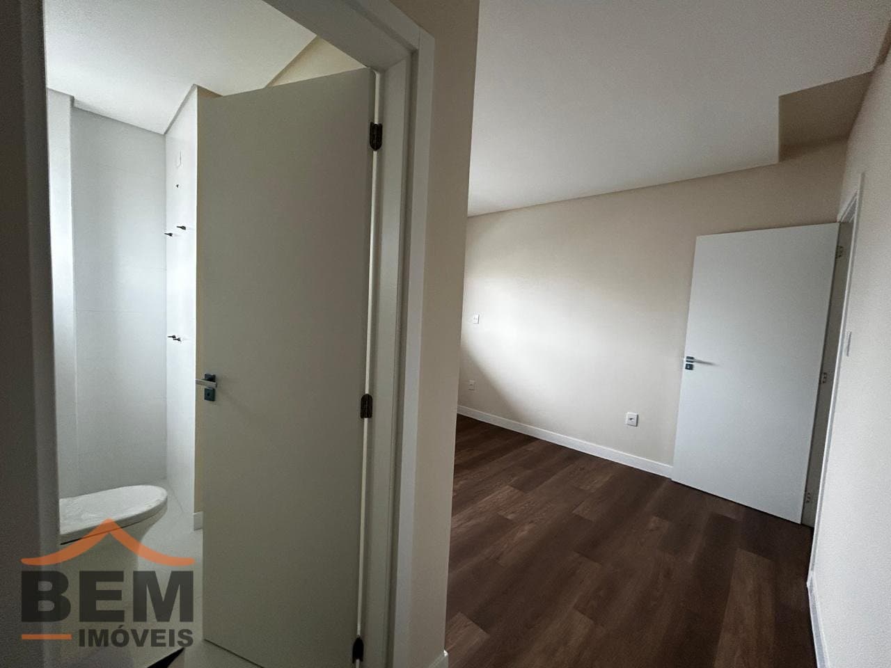 Apartamento para venda no bairro Centro em Itajaí, com 80,95 m² e 02 suítes