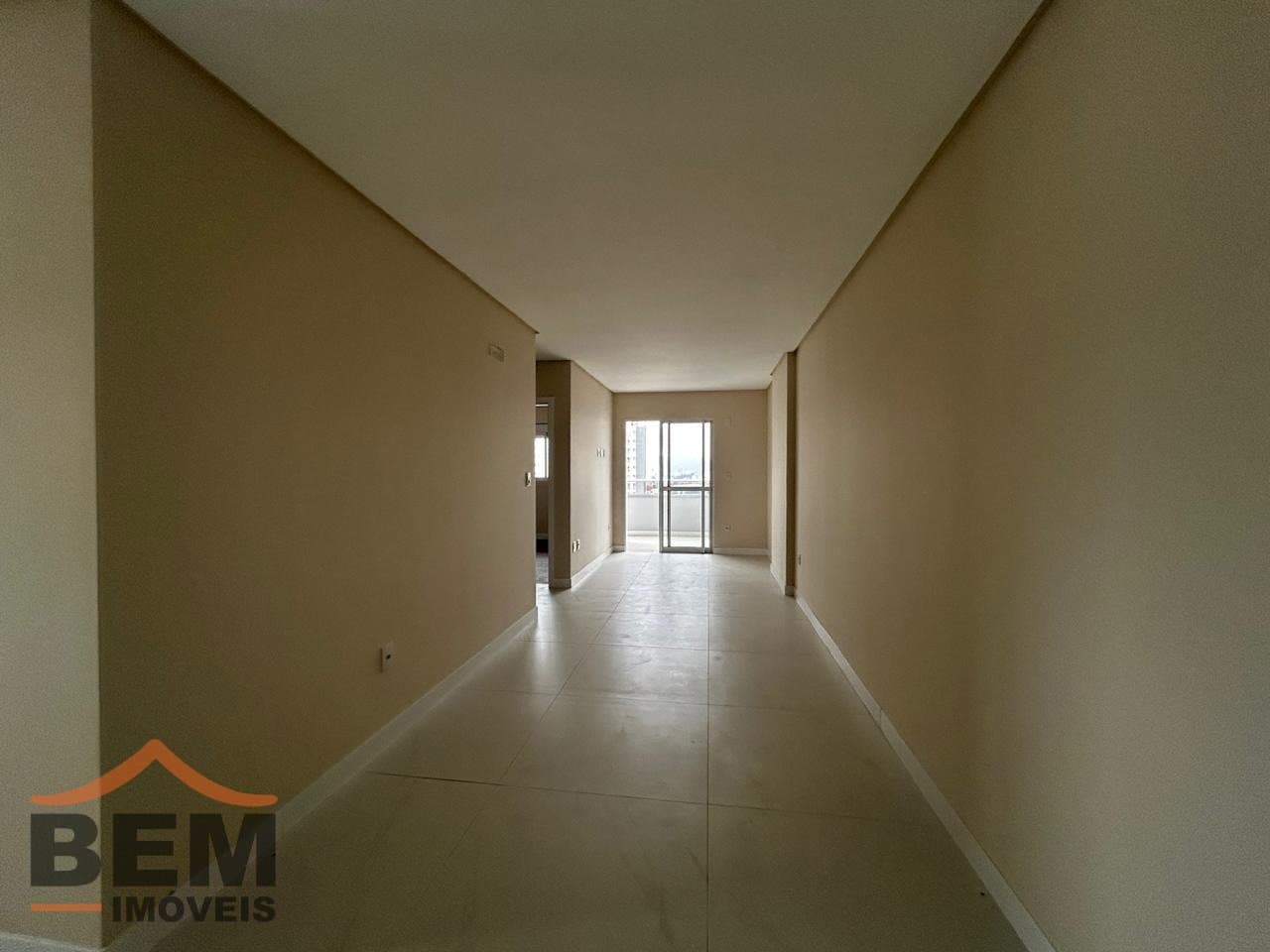 Apartamento para venda no bairro Centro em Itajaí, com 80,95 m² e 02 suítes