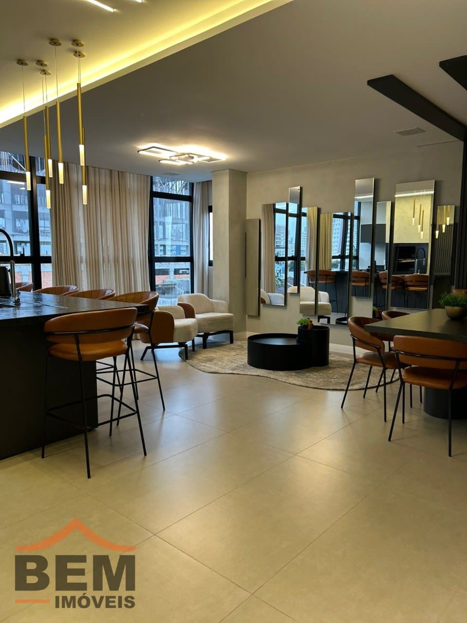 Apartamento para venda no bairro Centro em Itajaí, com 80,95 m² e 02 suítes