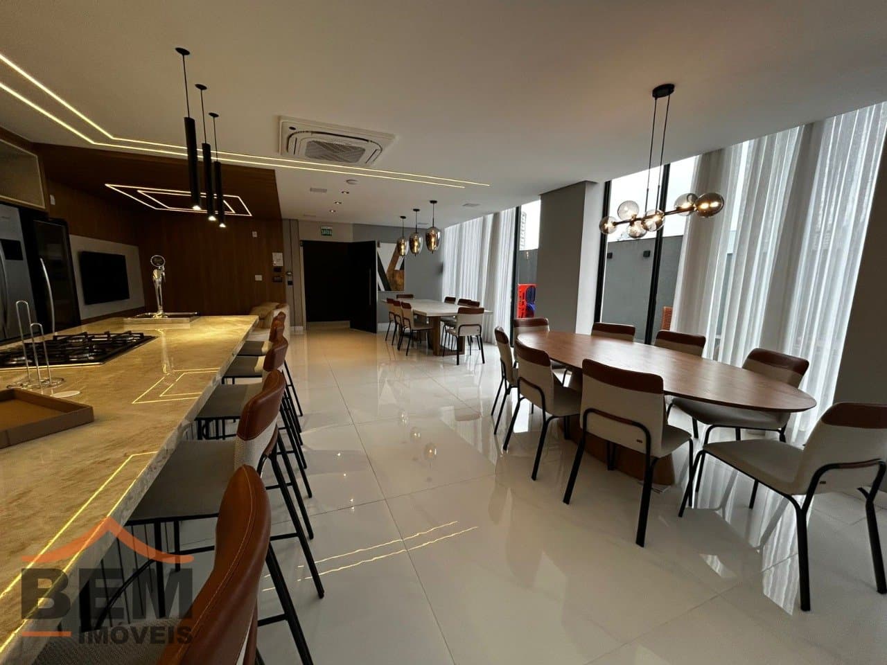 Apartamento para venda no bairro Centro em Itajaí, com 80,95 m² e 02 suítes