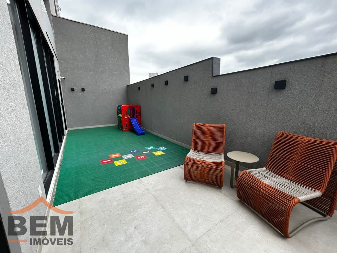 Apartamento para venda no bairro Centro em Itajaí, com 80,95 m² e 02 suítes