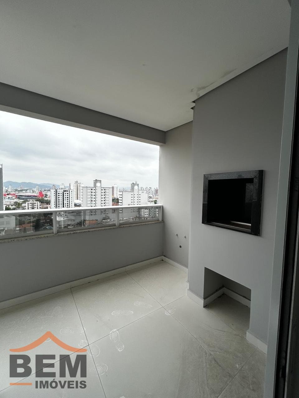 Apartamento para venda no bairro Centro em Itajaí, com 80,95 m² e 02 suítes