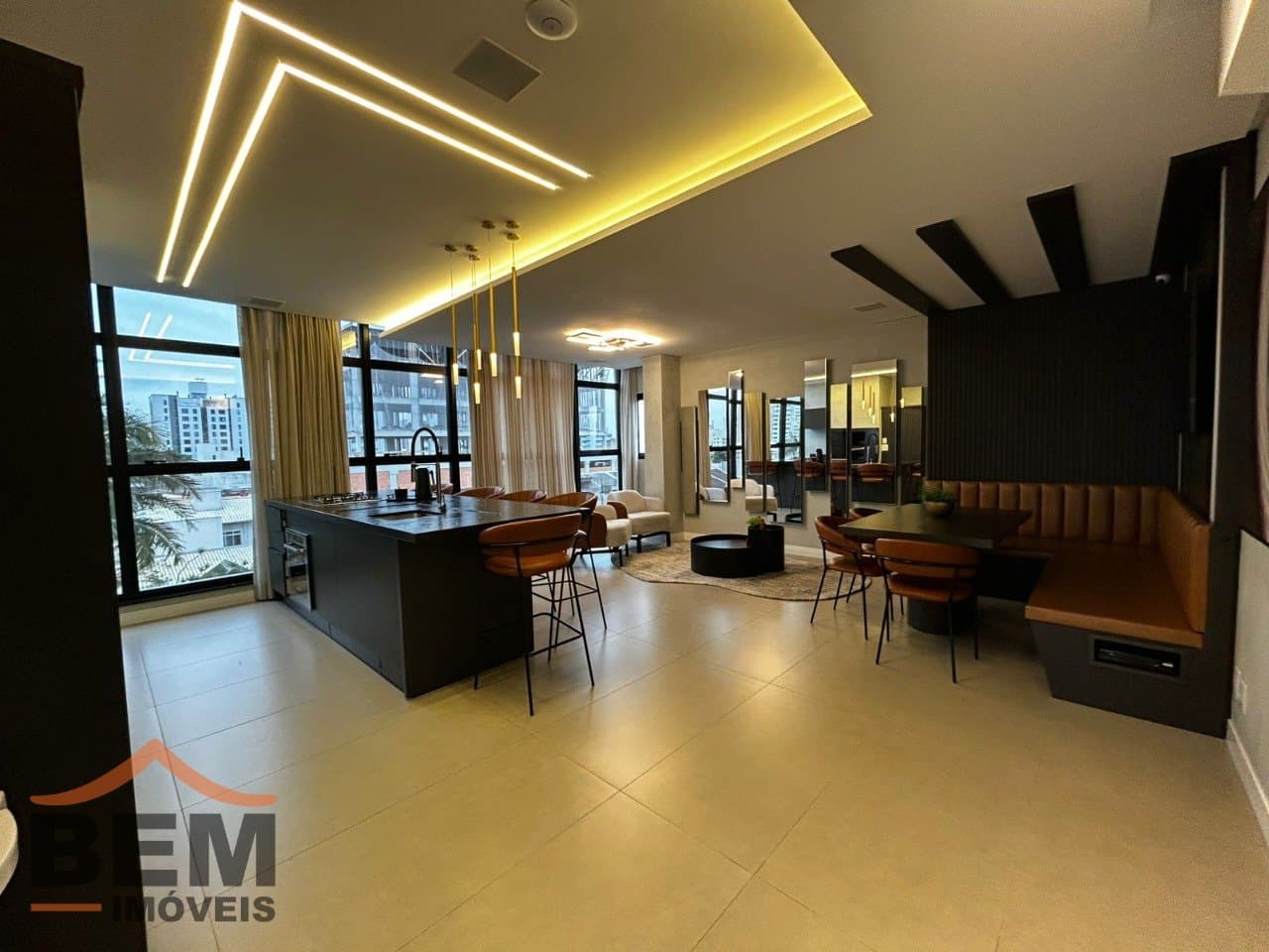 Apartamento para venda no bairro Centro em Itajaí, com 80,95 m² e 02 suítes