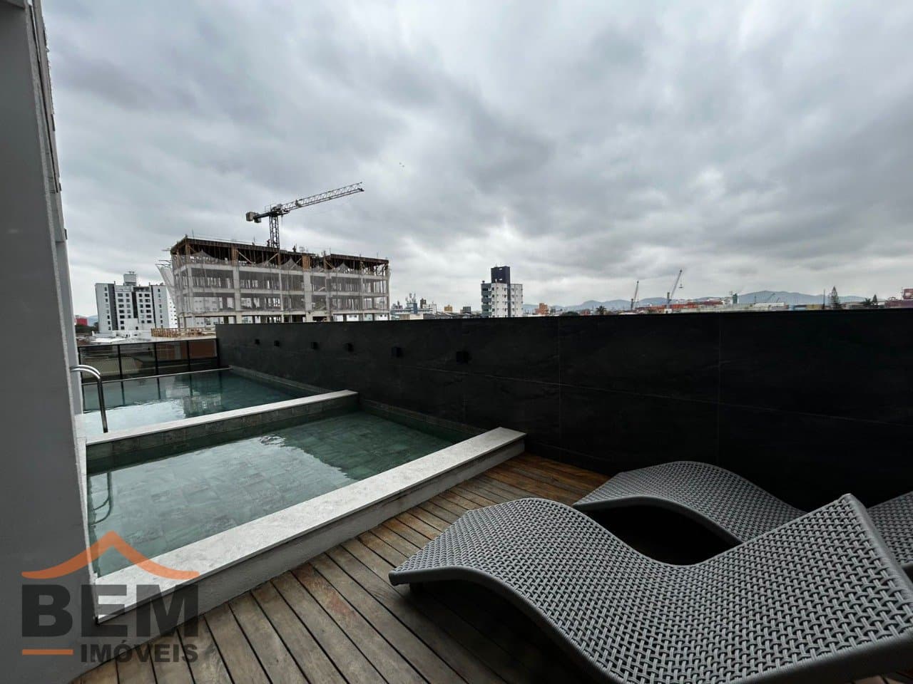 Apartamento para venda no bairro Centro em Itajaí, com 80,95 m² e 02 suítes