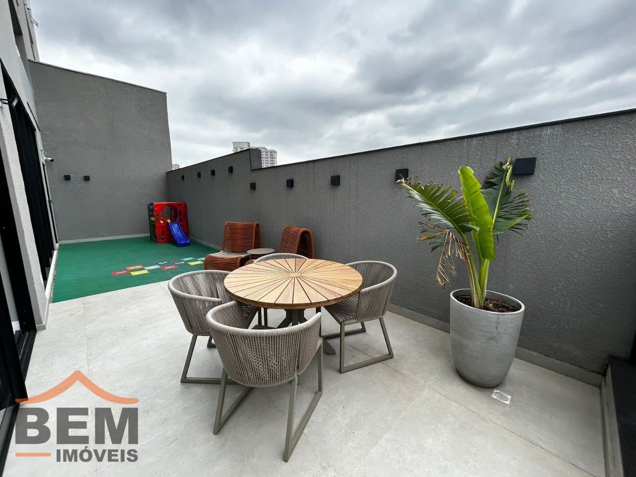Apartamento para venda no bairro Centro em Itajaí, com 80,95 m² e 02 suítes