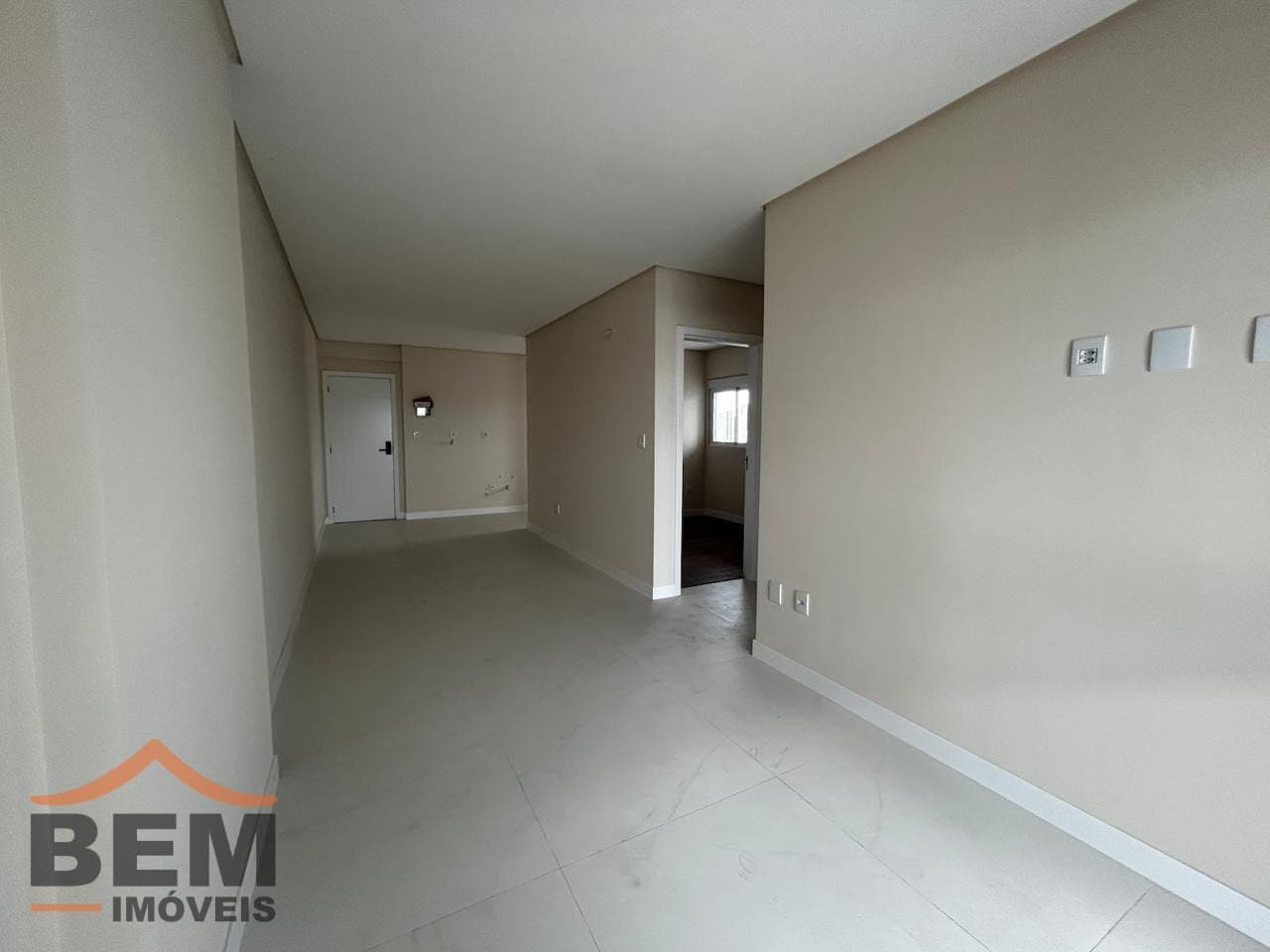 Apartamento para venda no bairro Centro em Itajaí, com 80,95 m² e 02 suítes