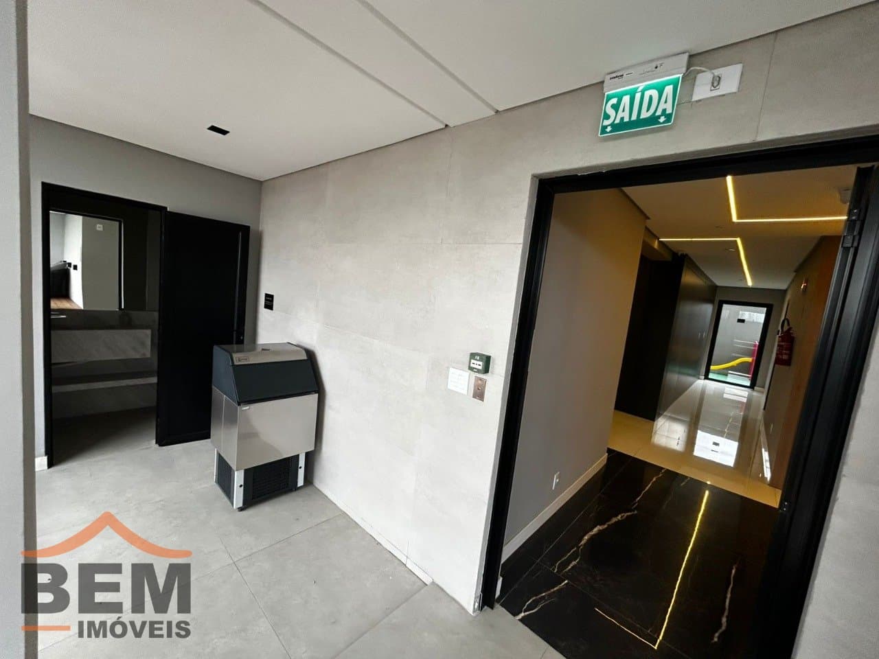 Apartamento para venda no bairro Centro em Itajaí, com 80,95 m² e 02 suítes