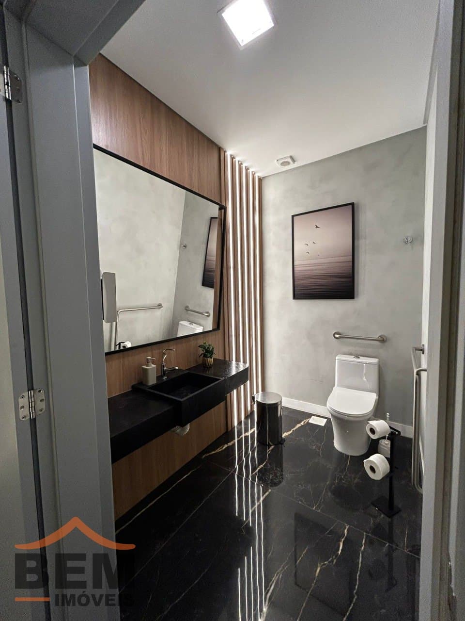 Apartamento para venda no bairro Centro em Itajaí, com 80,95 m² e 02 suítes