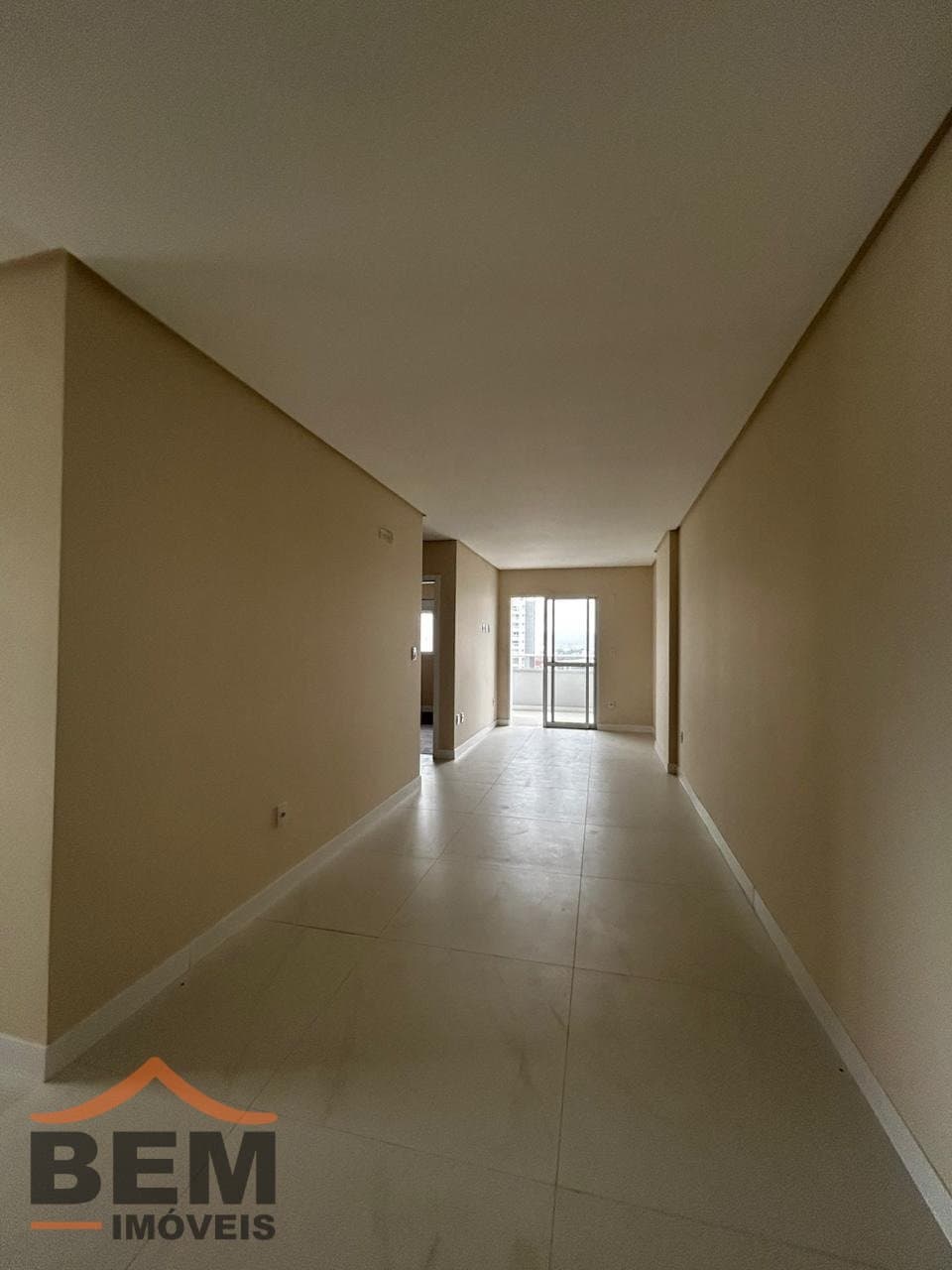 Apartamento para venda no bairro Centro em Itajaí, com 80,95 m² e 02 suítes