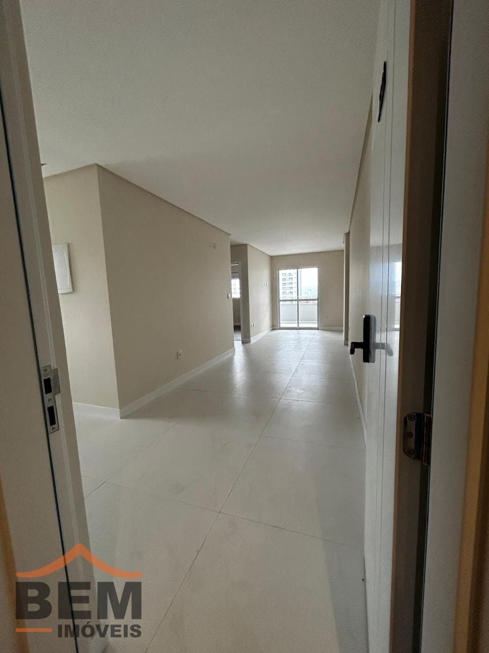 Apartamento para venda no bairro Centro em Itajaí, com 80,95 m² e 02 suítes