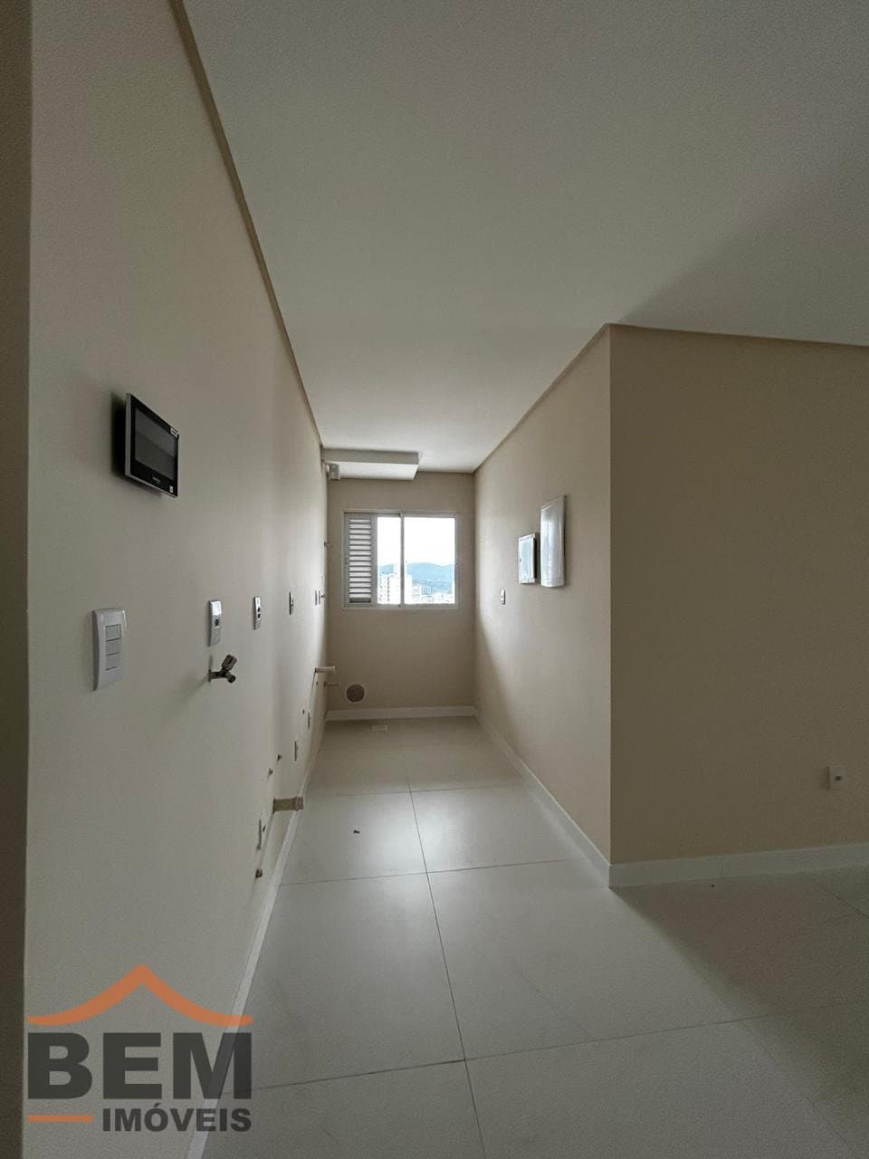 Apartamento para venda no bairro Centro em Itajaí, com 80,95 m² e 02 suítes