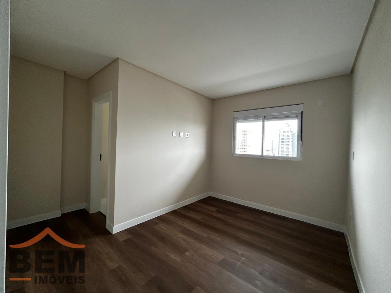 Apartamento para venda no bairro Centro em Itajaí, com 80,95 m² e 02 suítes