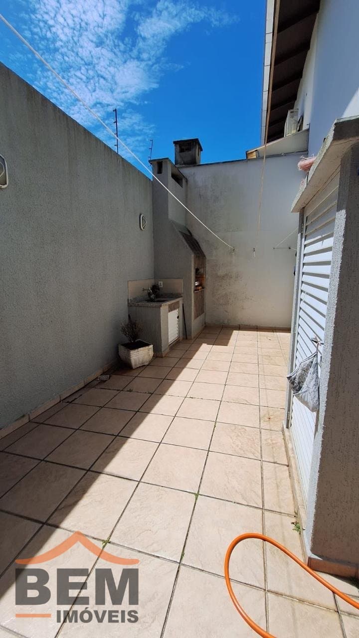 Sobrado Geminado para venda no bairro Vila Operária, em Itajaí, com 159 m² e 3 dormitórios