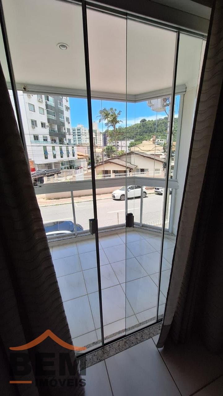 Sobrado Geminado para venda no bairro Vila Operária, em Itajaí, com 159 m² e 3 dormitórios