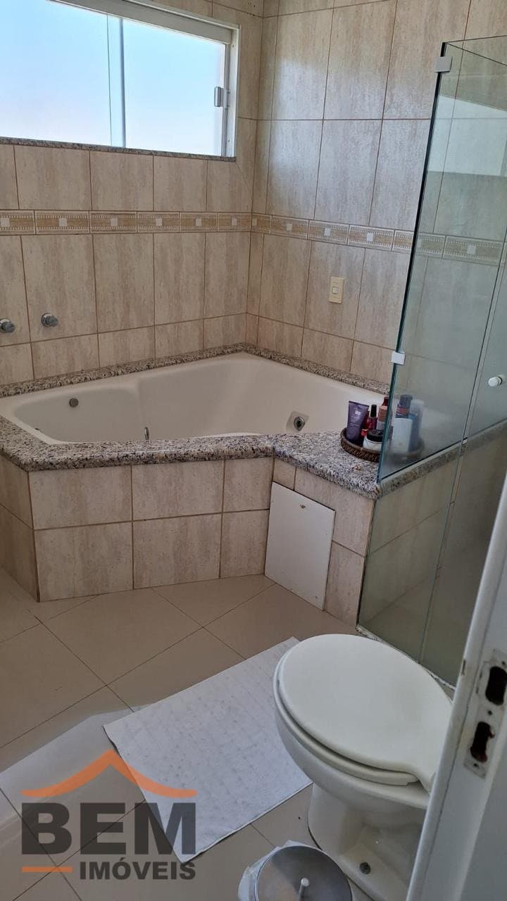 Sobrado Geminado para venda no bairro Vila Operária, em Itajaí, com 159 m² e 3 dormitórios