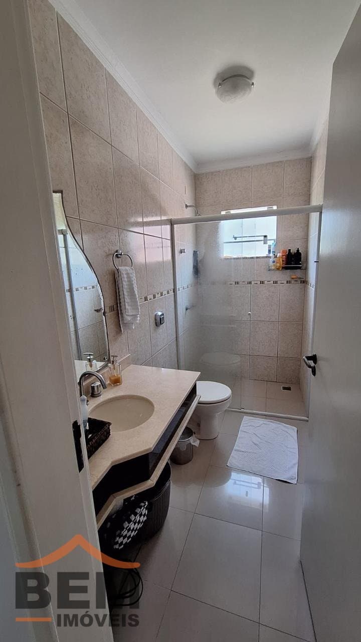 Sobrado Geminado para venda no bairro Vila Operária, em Itajaí, com 159 m² e 3 dormitórios