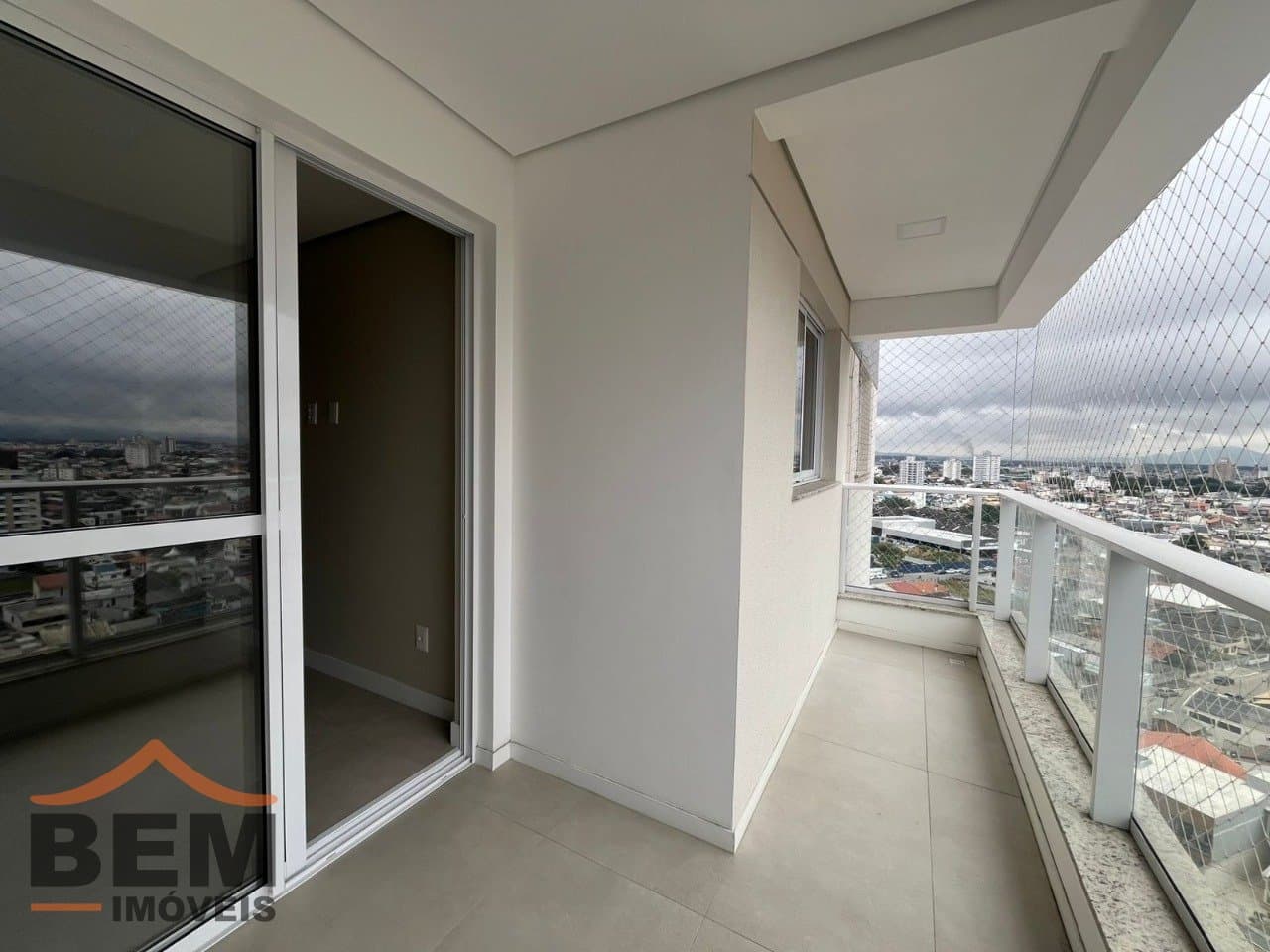 Apartamento para alugar com 2 quartos e 86 m² no bairro São João, em Itajaí
