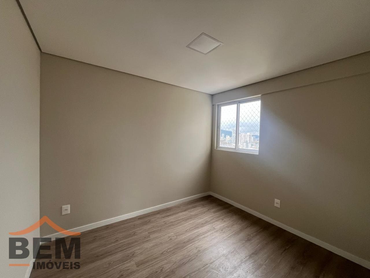Apartamento para alugar com 2 quartos e 86 m² no bairro São João, em Itajaí