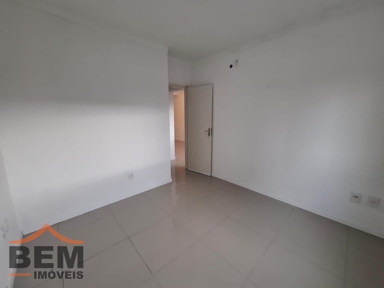 Apartamento para alugar com 2 quartos e 48 m² no bairro Cordeiros, em Itajaí