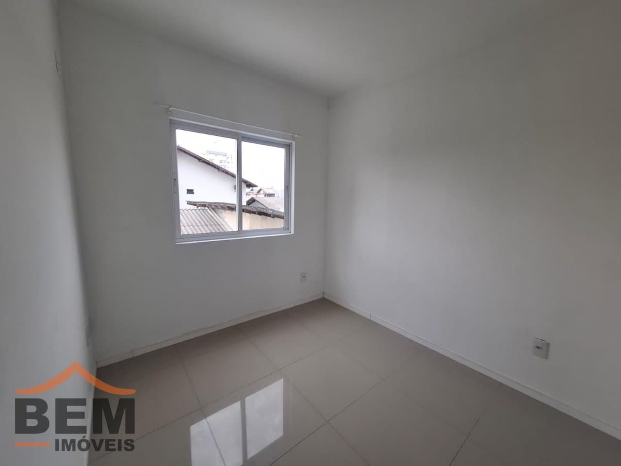 Apartamento para alugar com 2 quartos e 48 m² no bairro Cordeiros, em Itajaí
