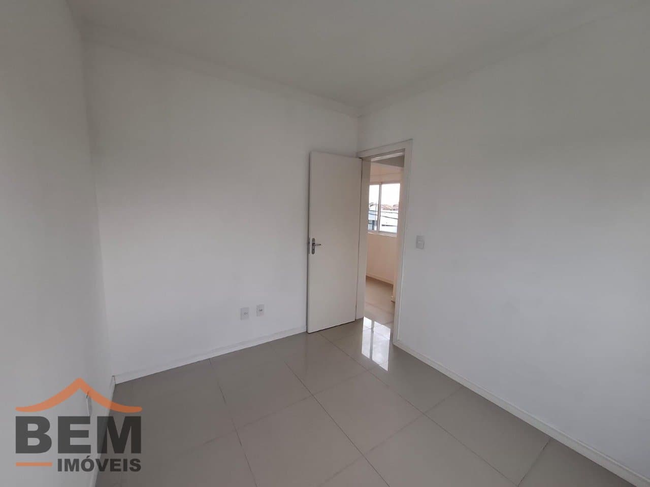 Apartamento para alugar com 2 quartos e 48 m² no bairro Cordeiros, em Itajaí