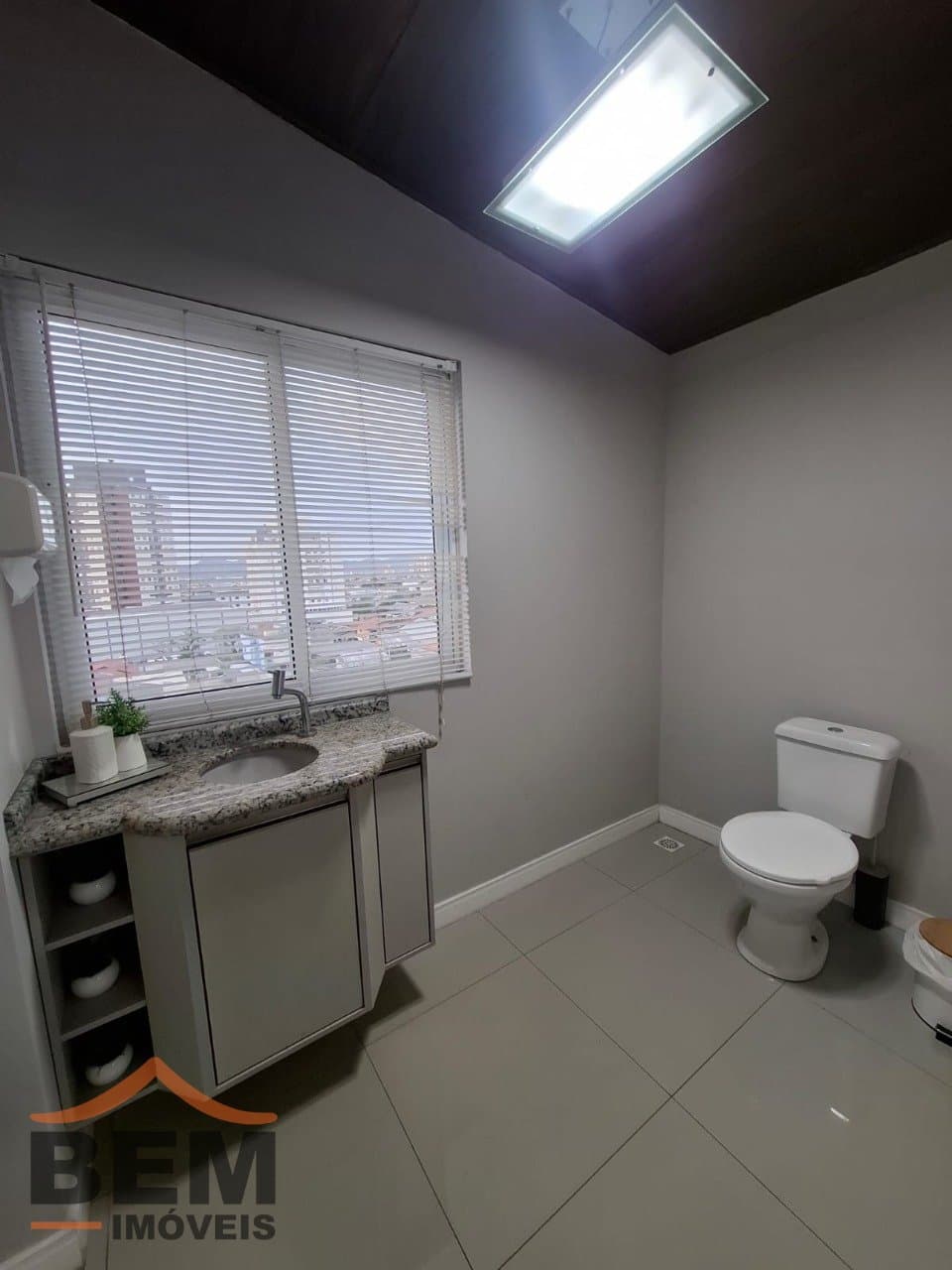 Apartamento para alugar com 2 quartos e 48 m² no bairro Cordeiros, em Itajaí