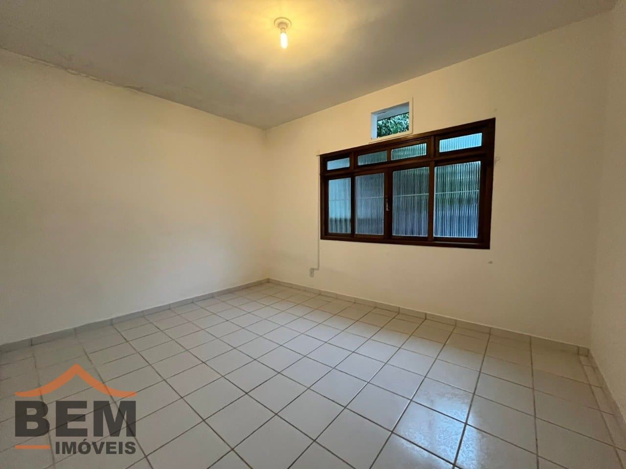 Casa para alugar com 3 quartos no bairro Centro, em Itajaí